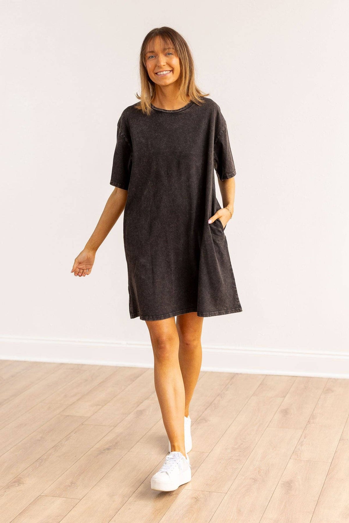 Black Wash Tee Shirt Dress With Pockets: Black / 2XL/3XL