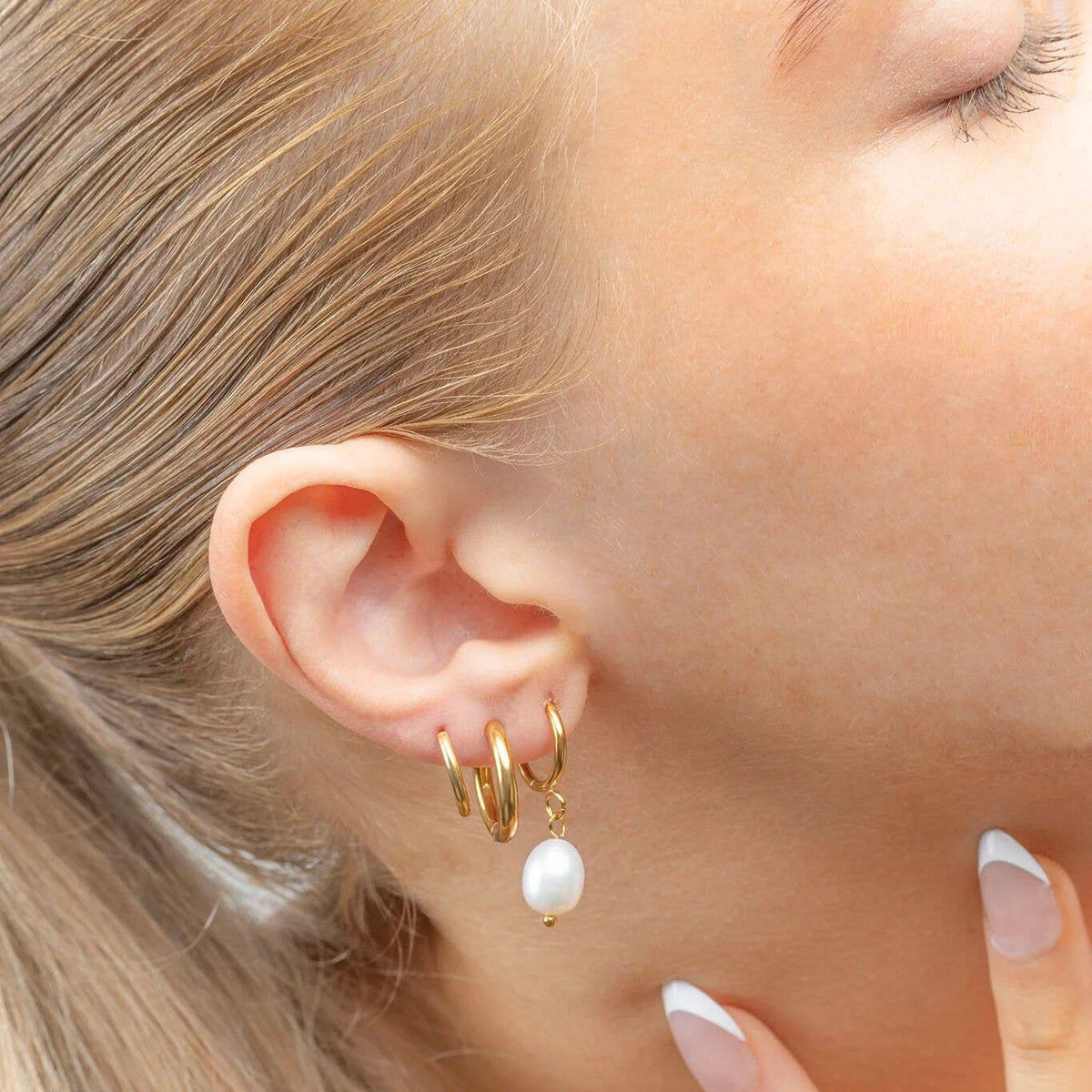Circle Huggie Hoop Earrings 14K Gold Filled PLUS™