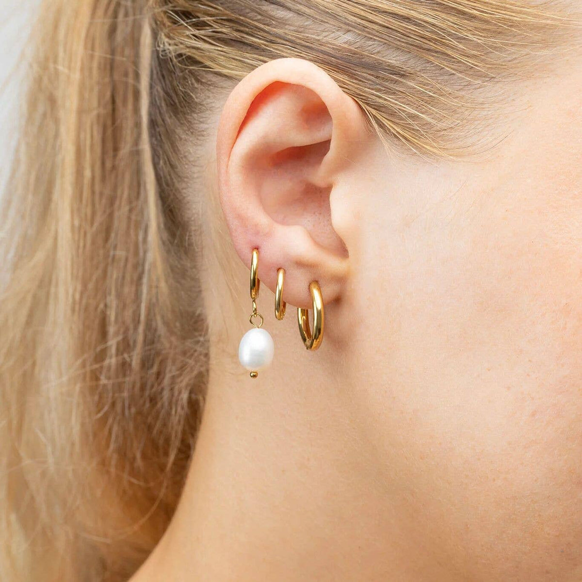 Circle Huggie Hoop Earrings 14K Gold Filled PLUS™