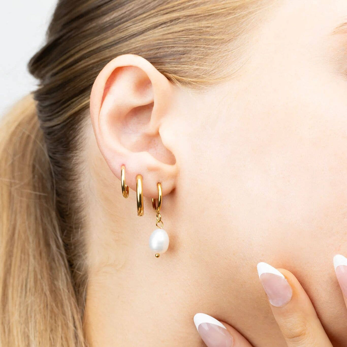 Circle Huggie Hoop Earrings 14K Gold Filled PLUS™
